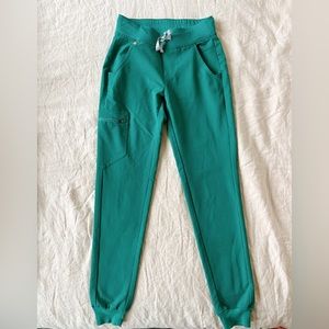 Kelly Green Zamora Figs Scubs